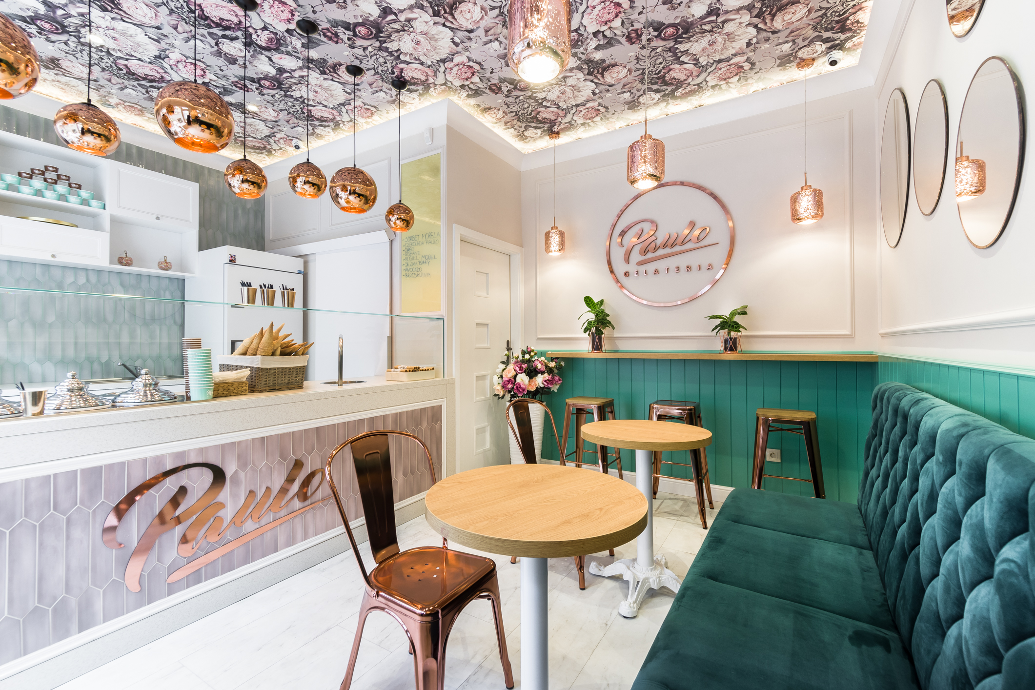 Paulo ice cream shop in Reda