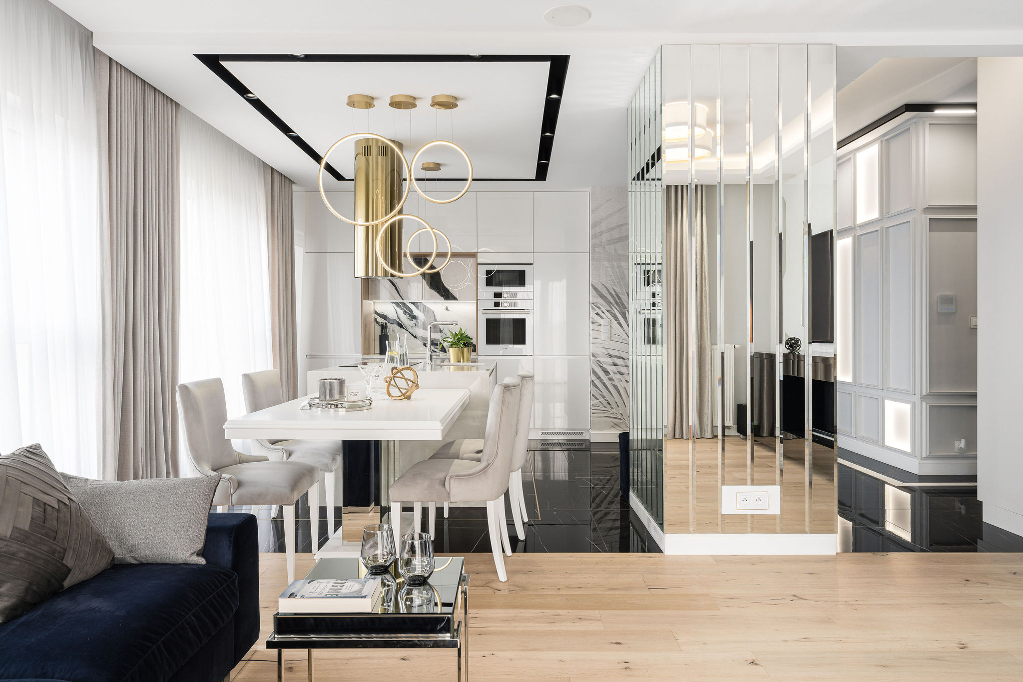 A SUNNY APARTMENT IN GDAŃSK